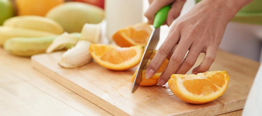 You should cut internal communication copy into chunks the same way you cut up oranges.
